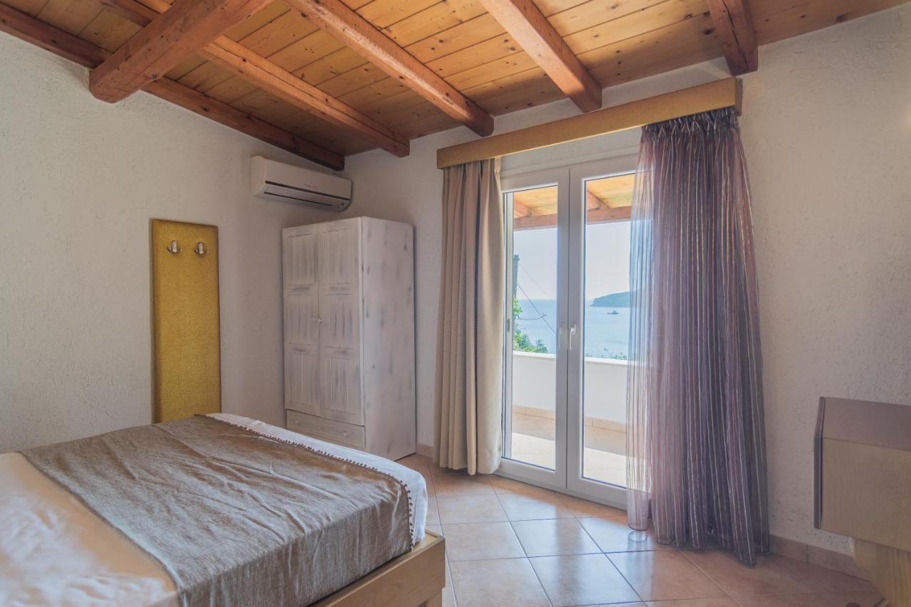 Villa Theodora View Apartments Polimnia Agios Georgios Pagon Exteriör bild
